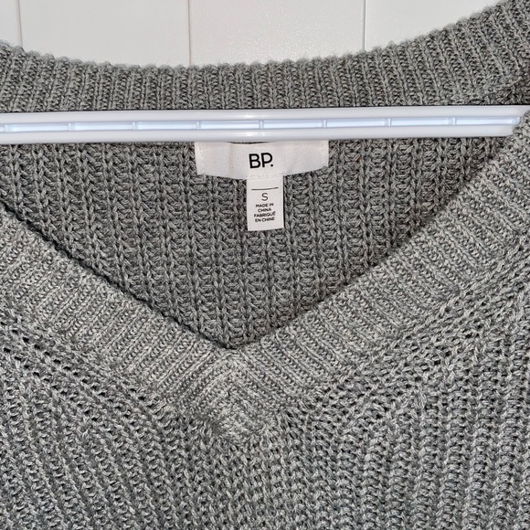 2/$30 ⚡️ - SWEATER | BP size small - Picture 2 of 4